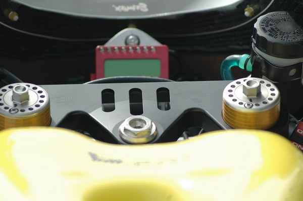 Η πλάκα της Tech III στην Moto2.