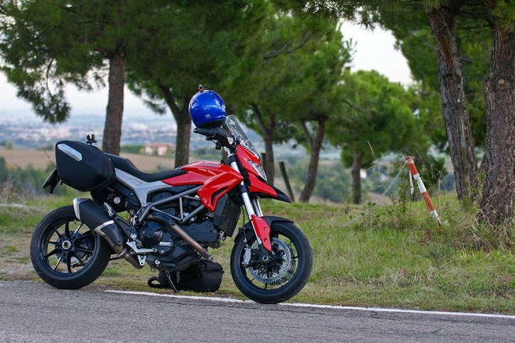 Η Hyperstrada που χρησιμοποίησε ως camera bike ο δημοσιογράφος και φωτογράφος της αποστολής Άκης Τεμπερίδης