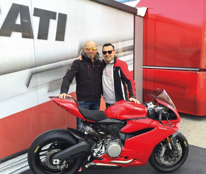 O Alessandro Valia είναι ο δοκιμαστής της Ducati που εξέλιξε και την 959. Εκπληκτικός οδηγός σημείωσε χρόνο 1