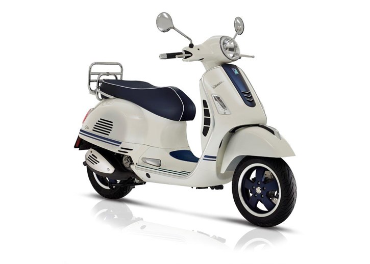 Vespa GTS Yacht Club