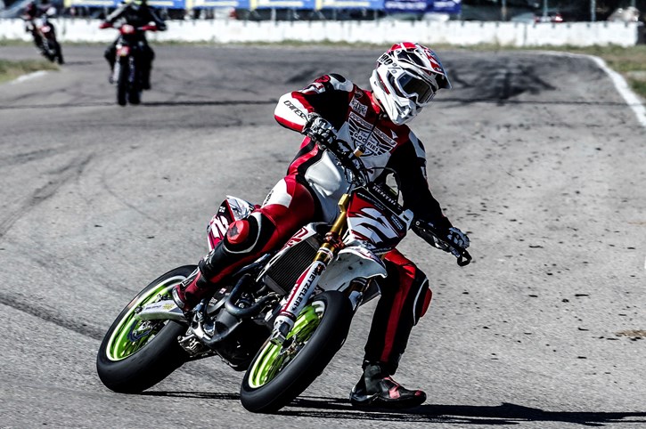 Pole Position Supermoto, Παπασταύρου