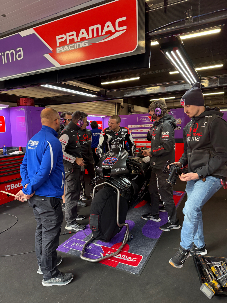 H Yamaha M1 έφθασε στο γκαράζ της Prima Pramac