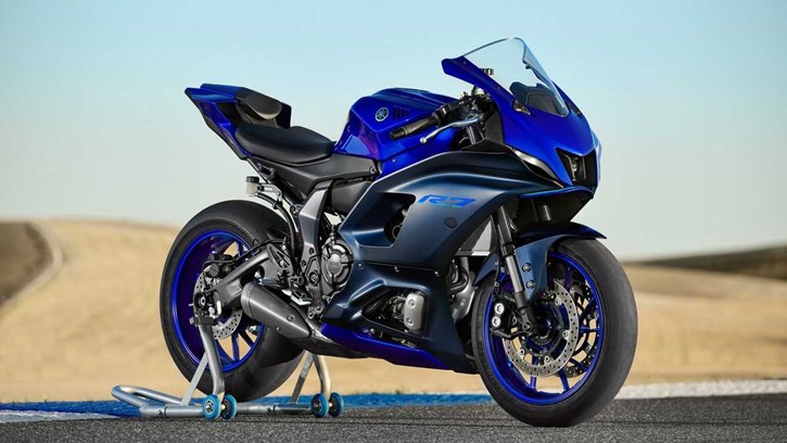 Yamaha R7